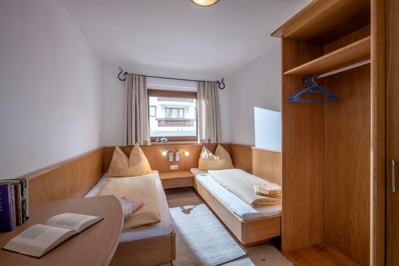 Gastehaus Amor Apartment Mayrhofen Bagian luar foto